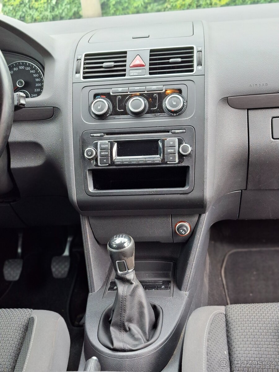 Vw Touran 1.4 TsI 103kw 2015 serviska - 9