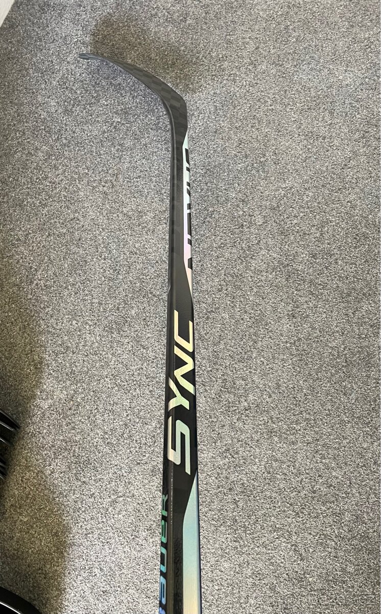 Nová kompozitová hokejka BAUER SYNC - 9