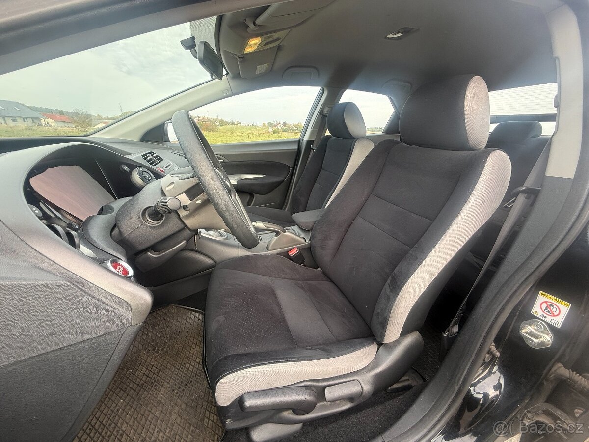 Honda Civic 1,8 VTEC 1.majitel najeto 107000 km - 9