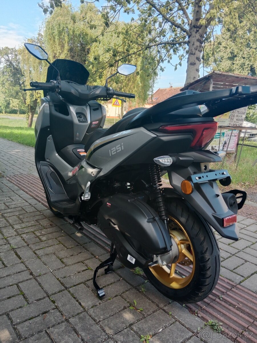 Skútr Yuki YMax 125 - 9