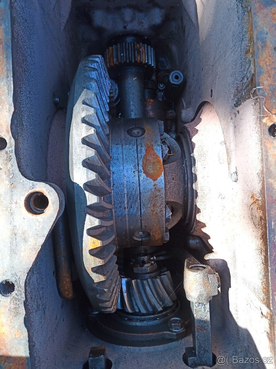 Převodovka a rozvodovka Zetor 7245 - 9