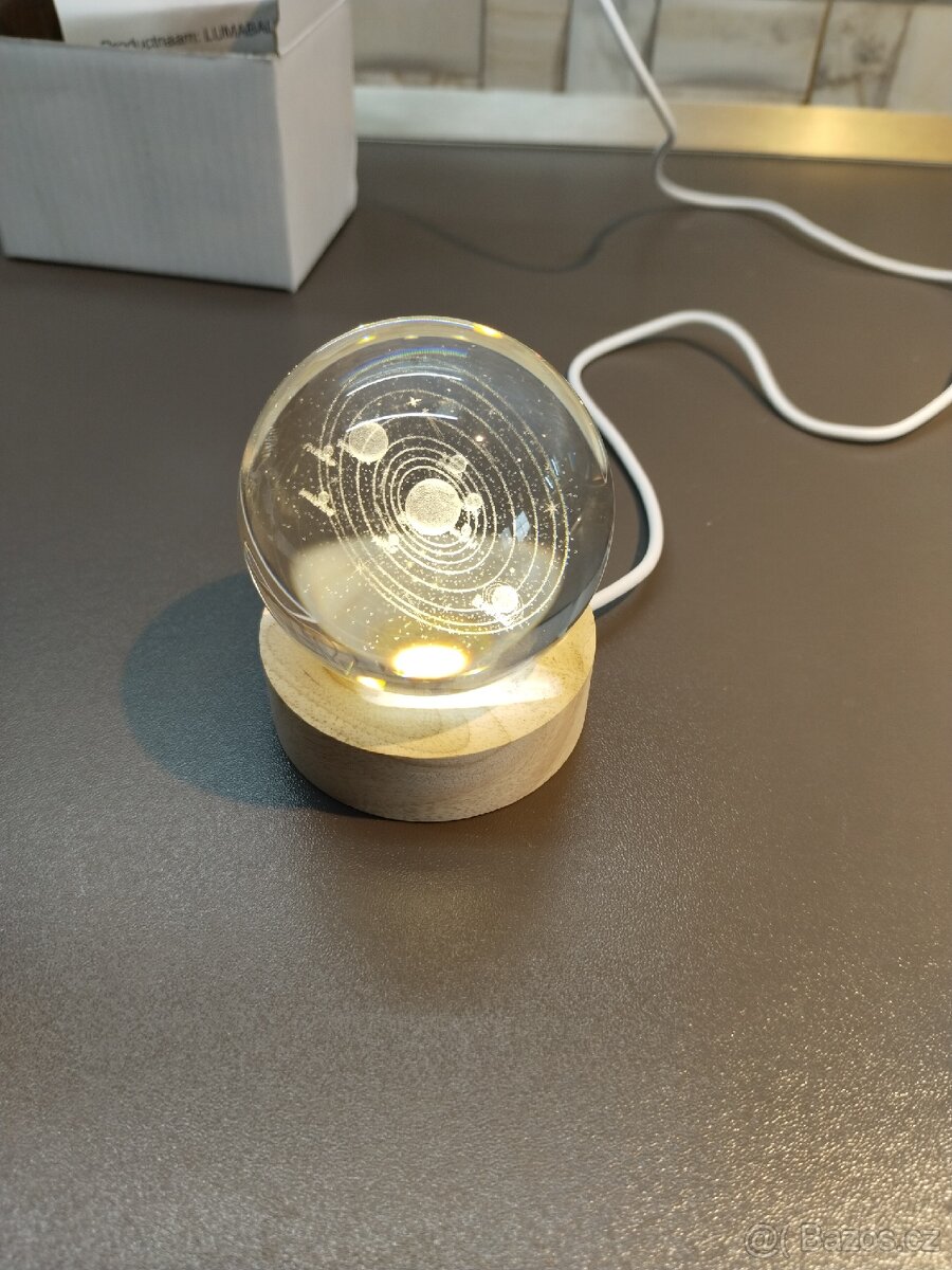 Lampička s křišťálové koule - 9