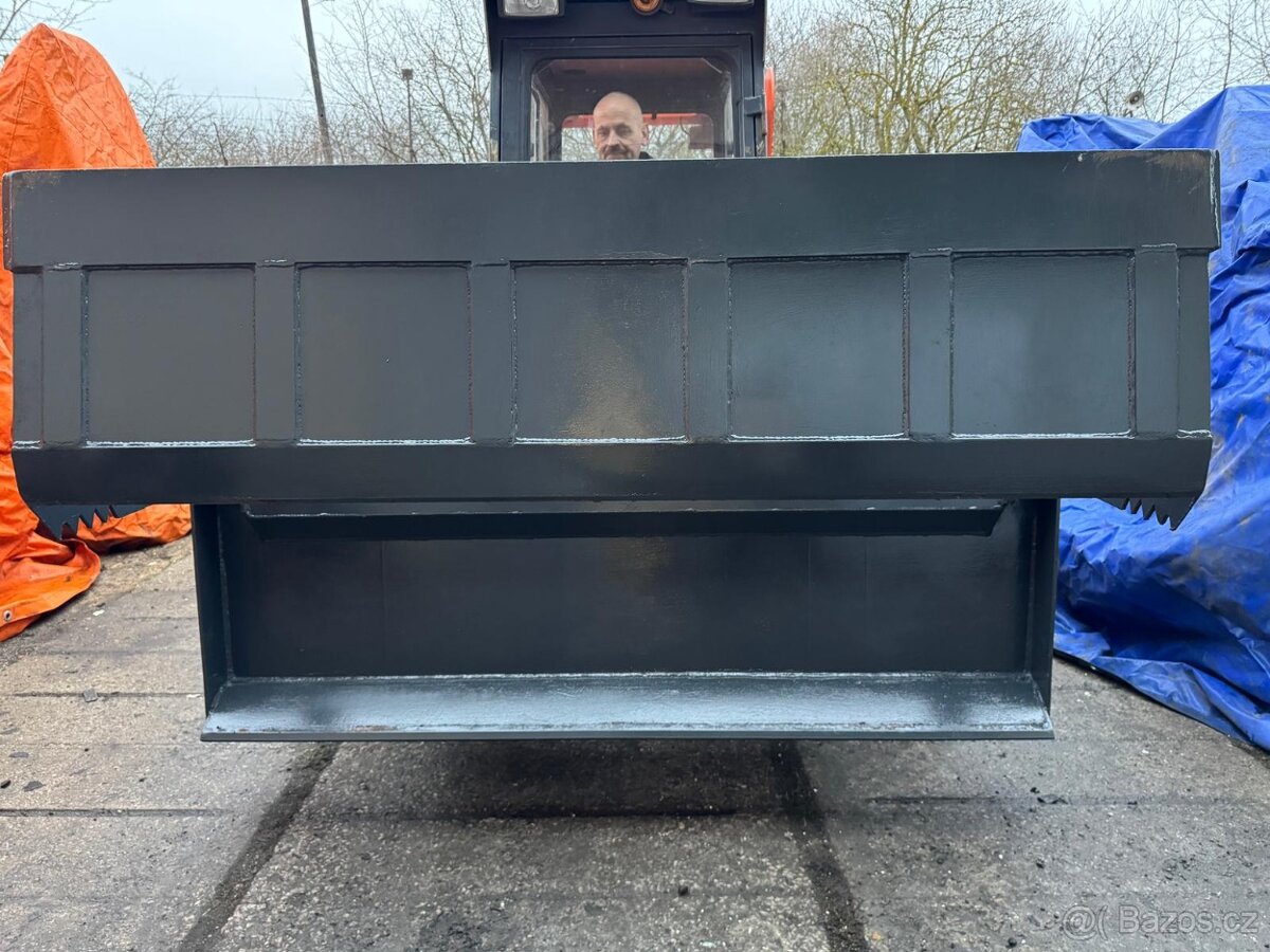 Lopata 4v1 na Locust - 9