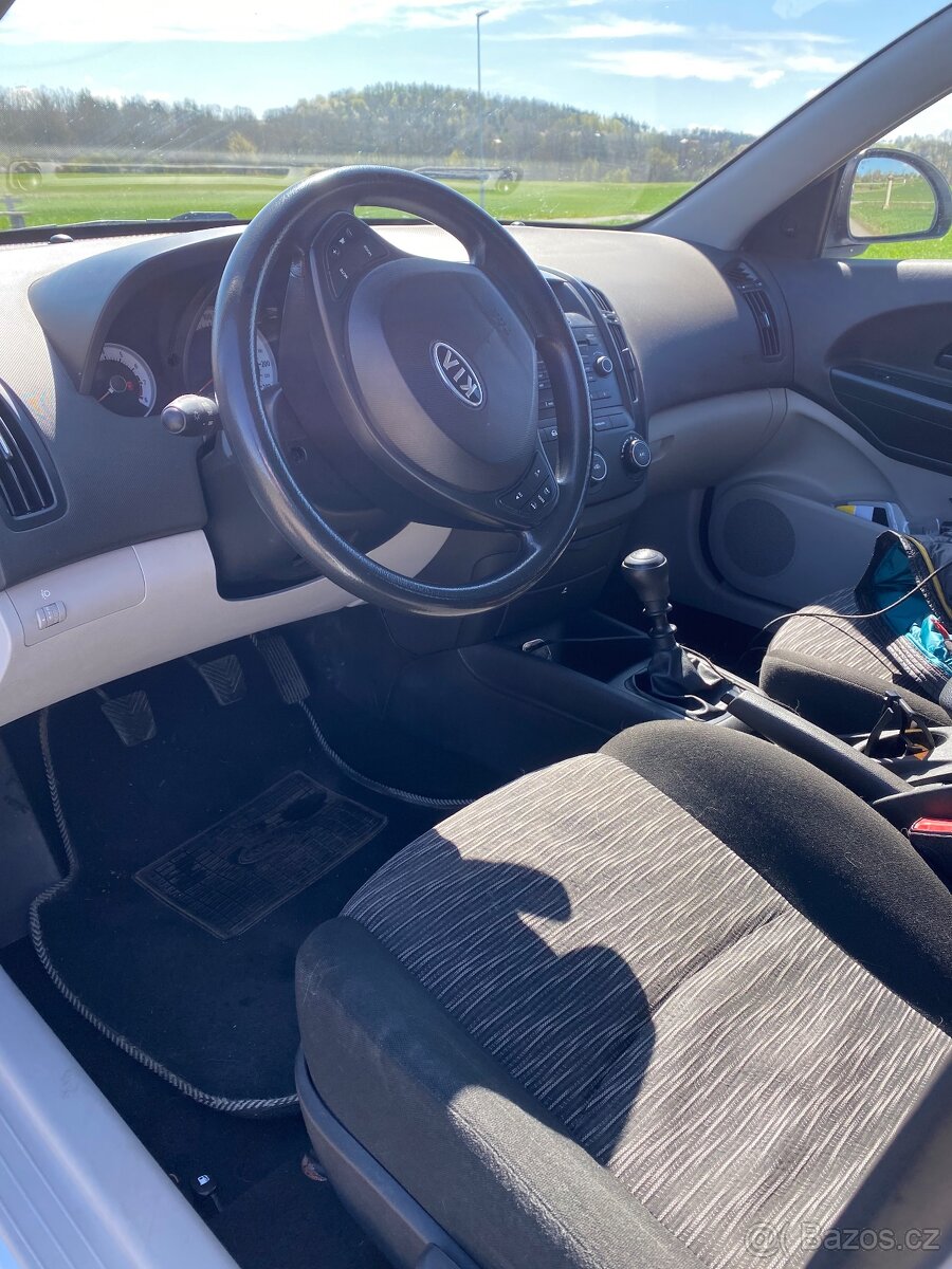 Kia ceed 1,4 combi 2009 - 9