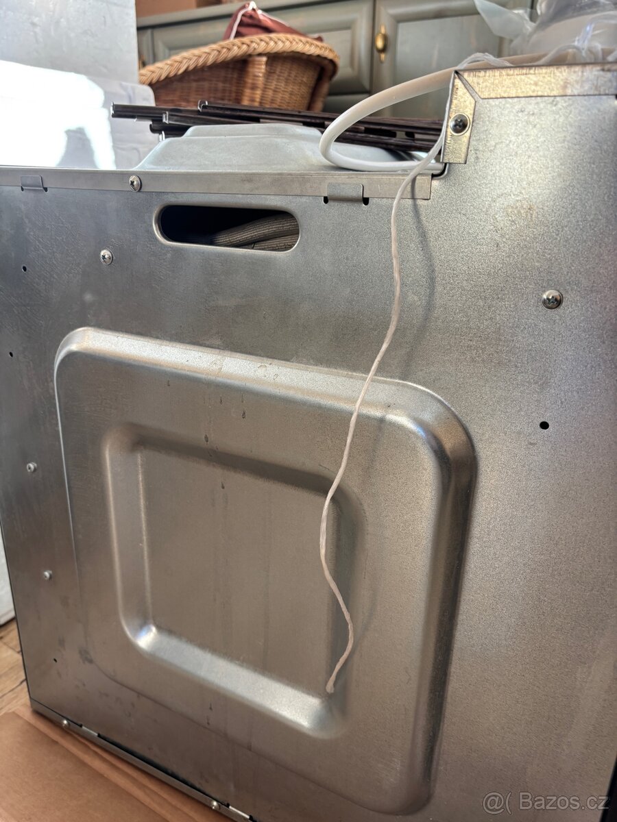 Vestavěná trouba AMICA EBP 7552 - 9