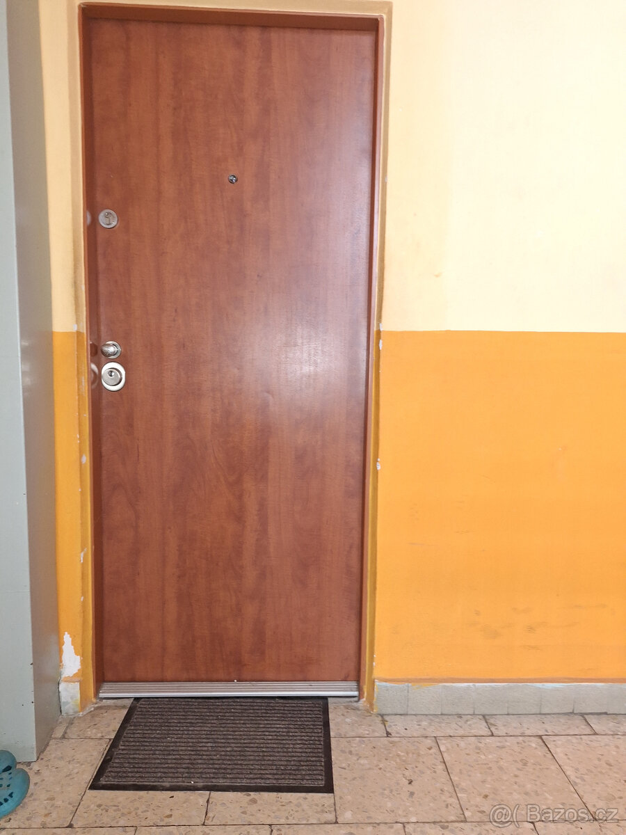 PRONÁJEM BYTU 1 + 1 v Uničově - 9