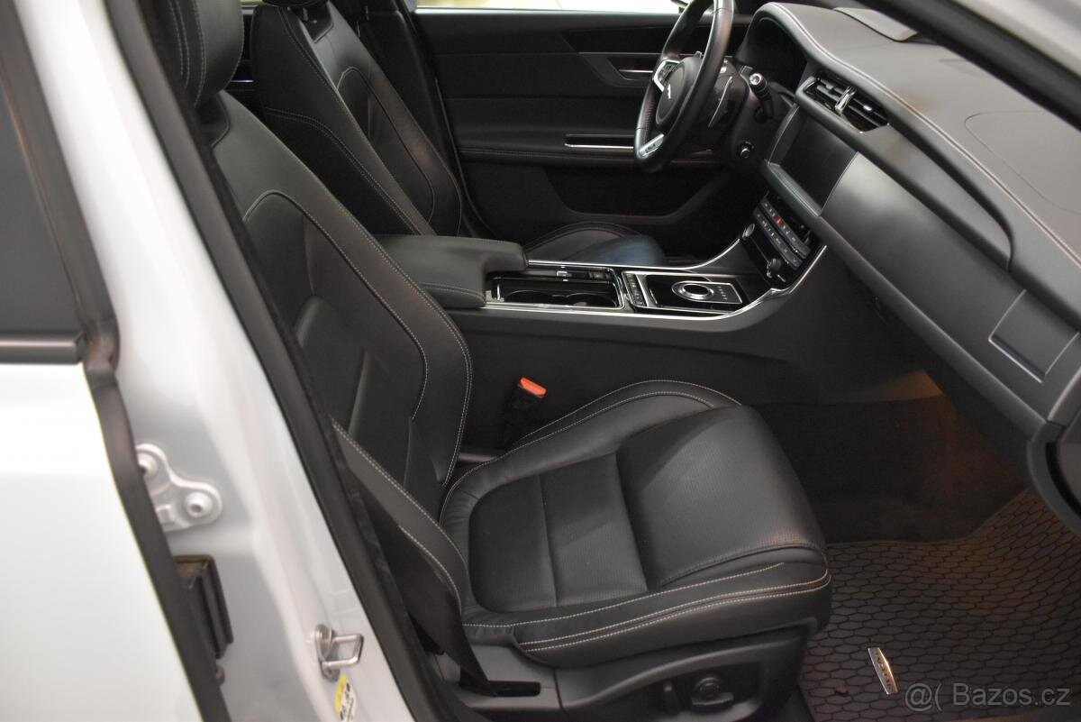 Prodám JAGUAR XF R-SPORT 3,0D - 9