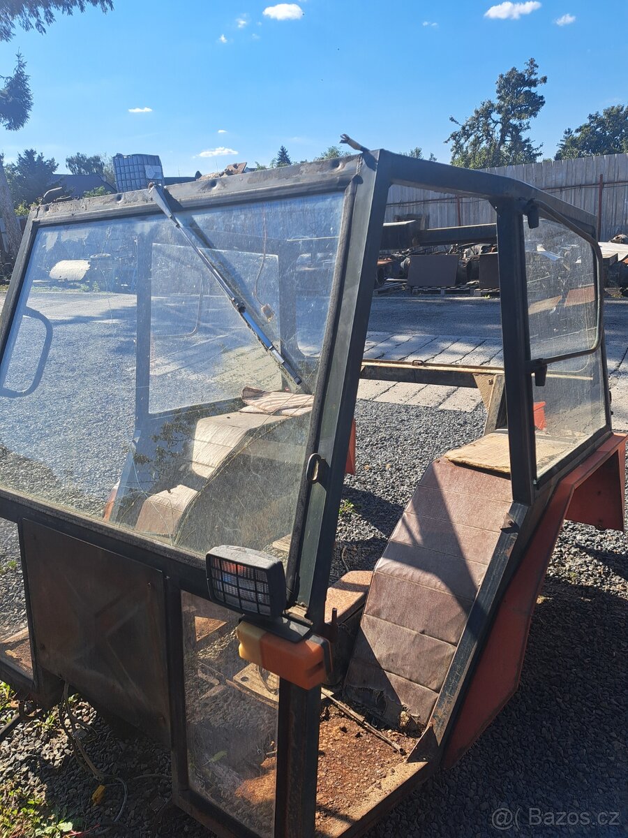 Ram brněnské kabiny zetor uřI typ BK 6011 - 9