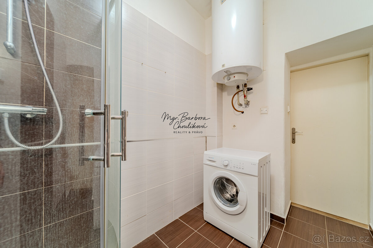 Prodej krásného bytu 2+kk s předzahrádkou a zahradou v ul. E - 9