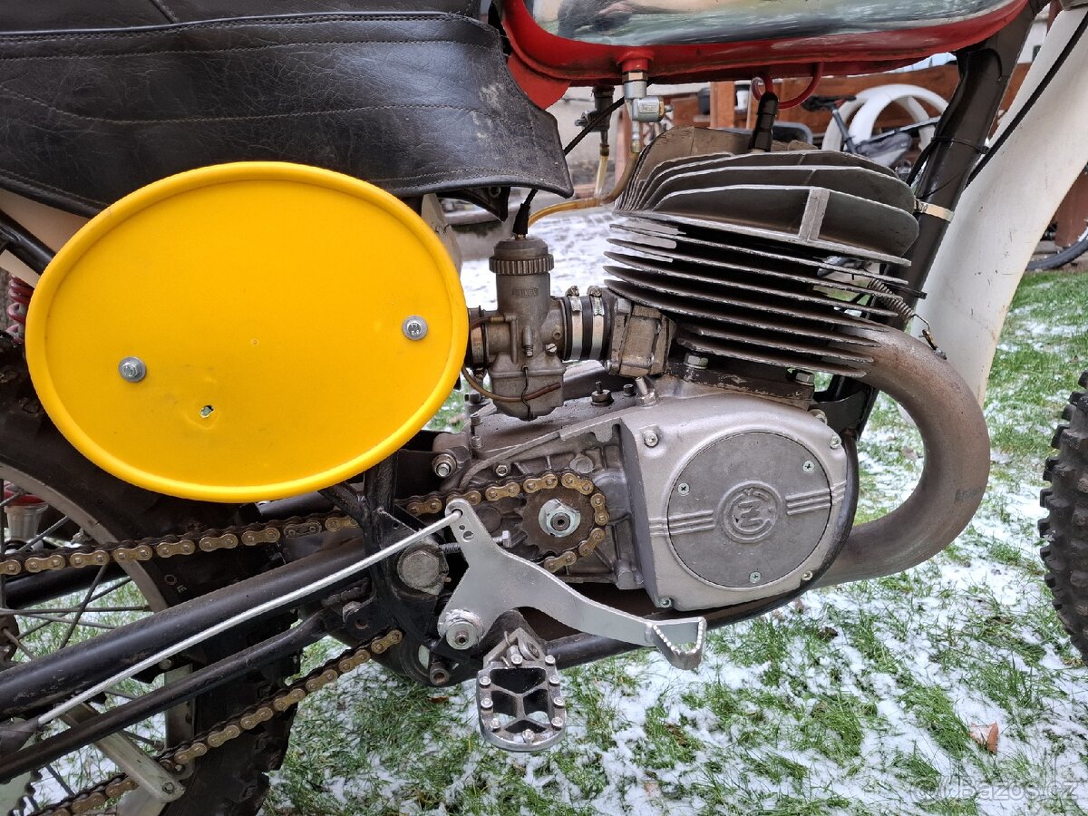 ČZ 380 981 Motokros - 9