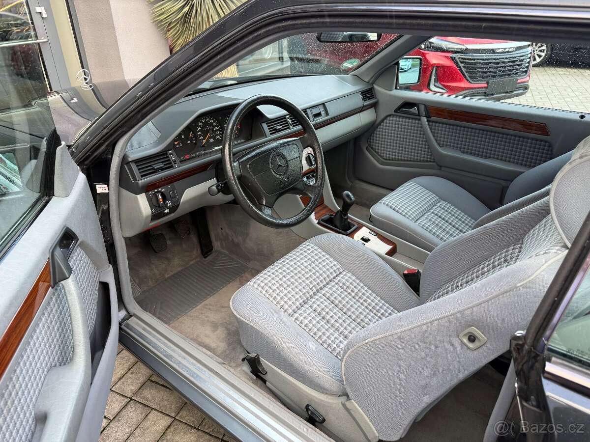 Mercedes-Benz W124 220CE 110kW TOP STAV 2.MAJITEL Manuál - 9