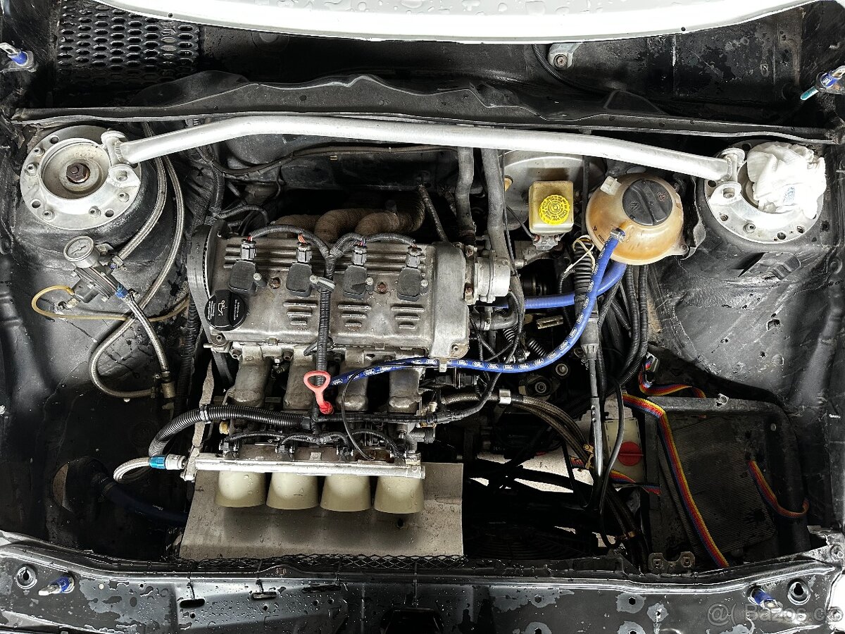 Volkswagen Golf závodní 1991 GTI raketa Rallye, cca 200 koní - 9