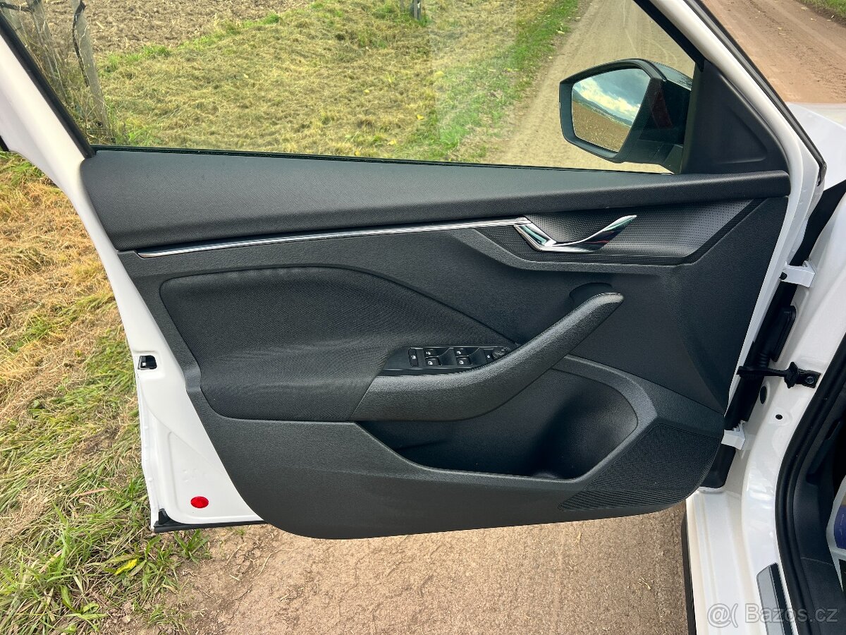 ► ŠKODA KAMIQ 1.5 TSI 110KW MONTE CARLO - LED-NAVI-PANORAMA - 9