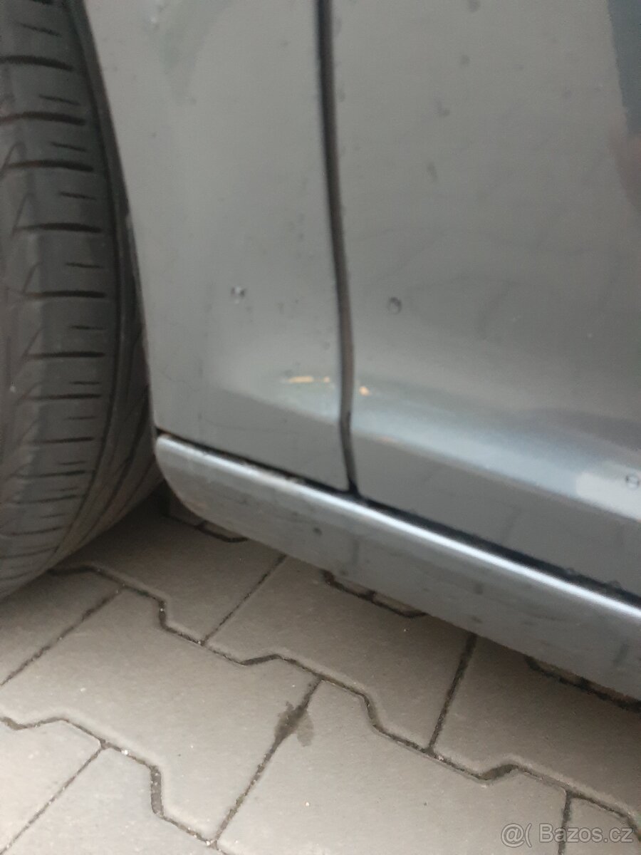 Škoda Octavia Combi II Facelift 2.0 TDI Navig. 2x sada pneu - 9
