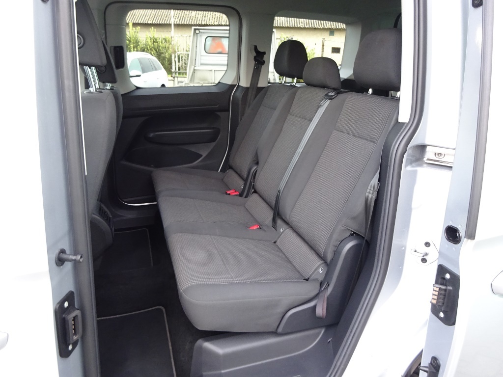 VW CADDY V Life 2,0 TDI 90kW+6st.man.-1.Maj-2021-El.serviska - 9