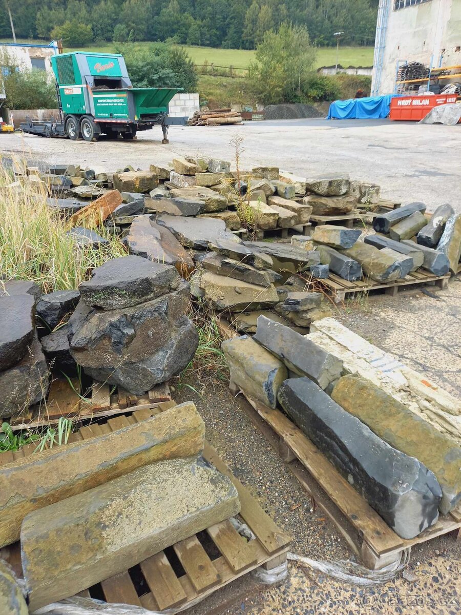 Okrasné zahradní kameny - 9