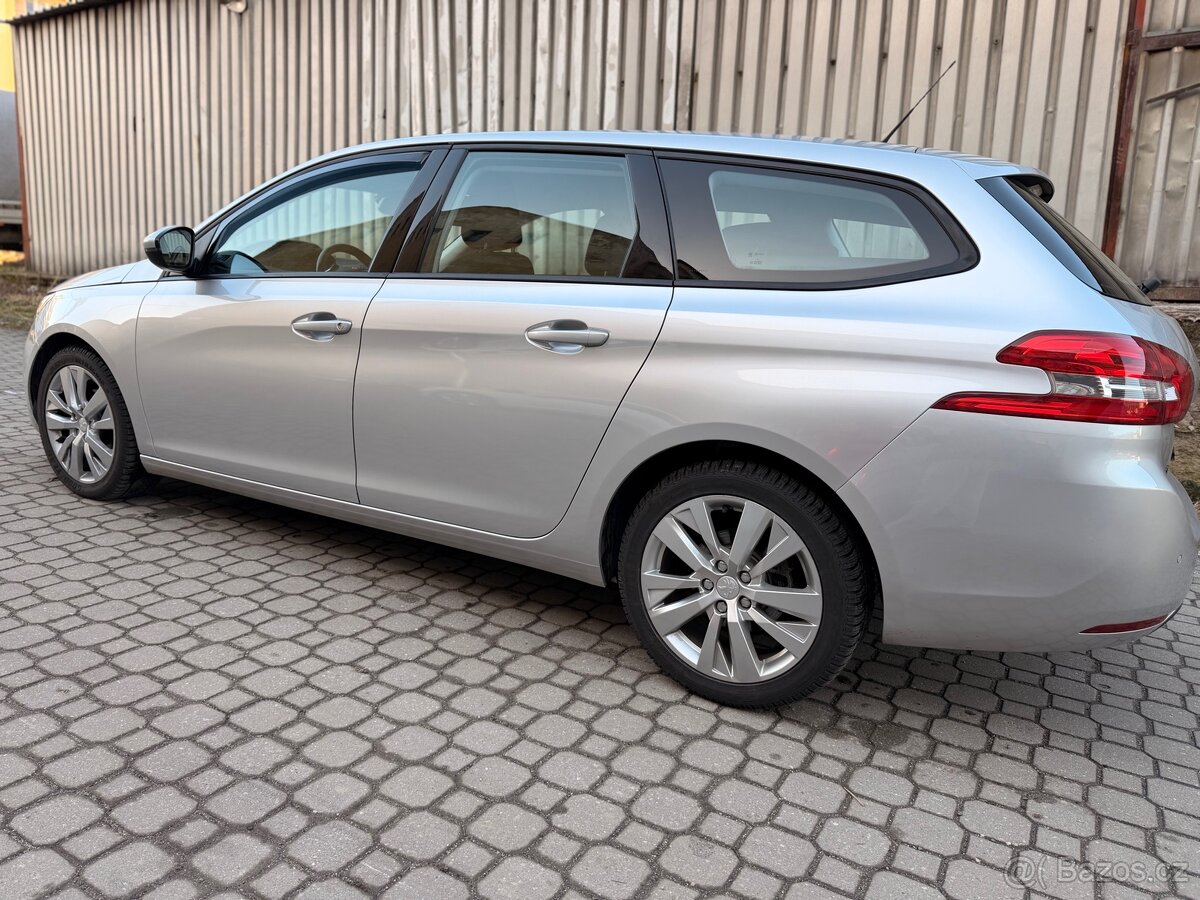 Peugeot 308 rok 2017 Combi 1.6HDi Automat - 9