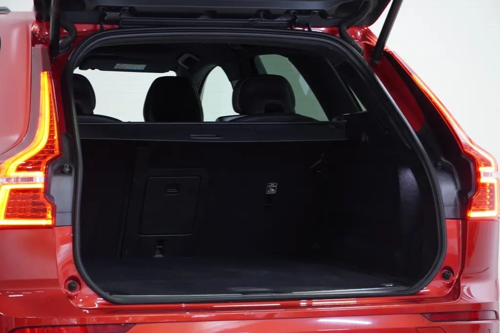 Volvo XC60, B5 AWD Plus Dark,ČR, DPH, - 9