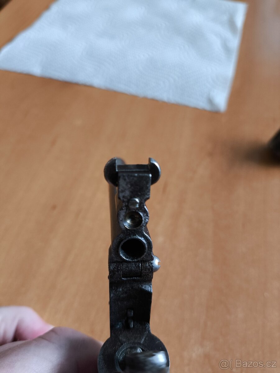 Revolver Smith & Wesson do roku 1890 - 9