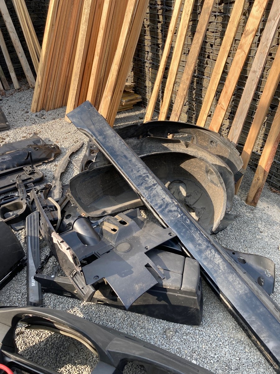 Zadni naprava Bmw 525/08,zadni naraznik,interier,svetlo. - 9