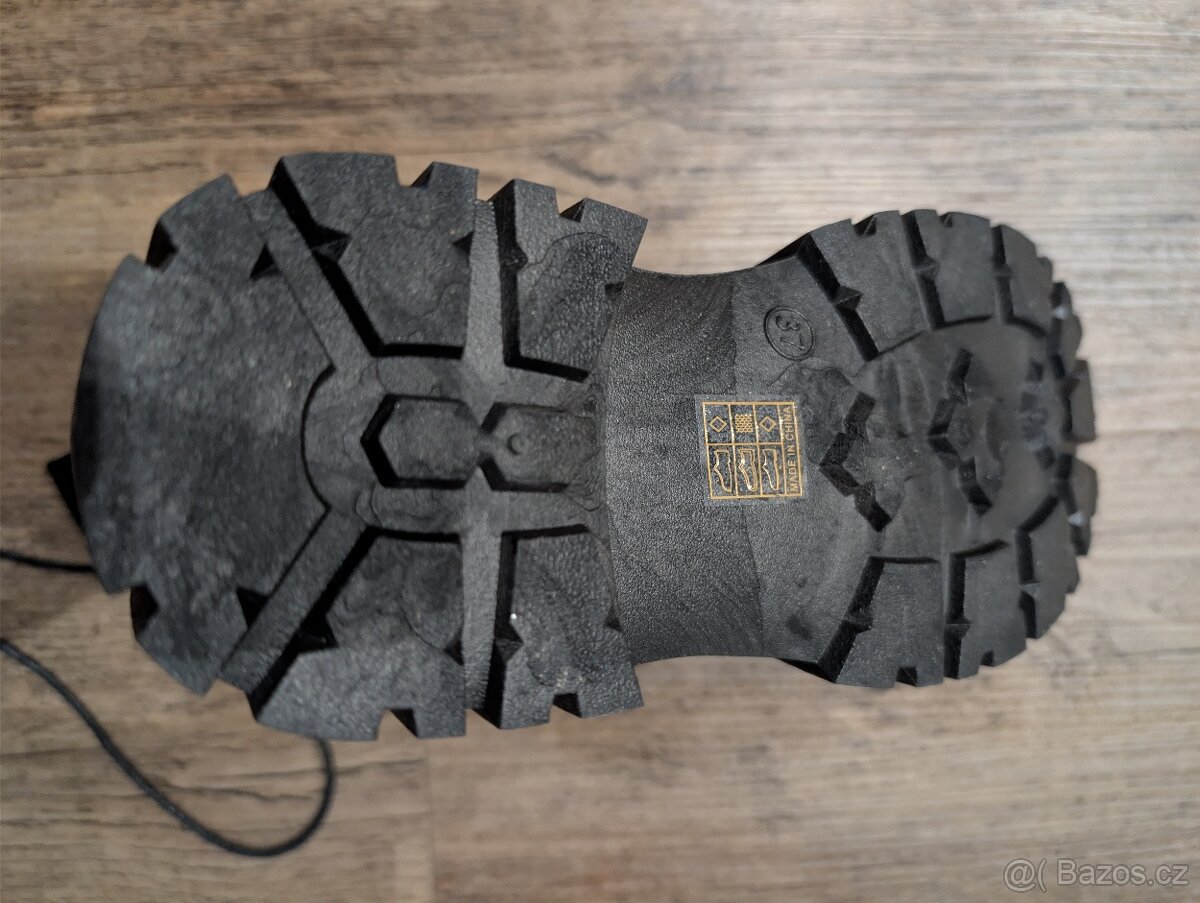 Prodám krabici dámského oblečení a boty - 9