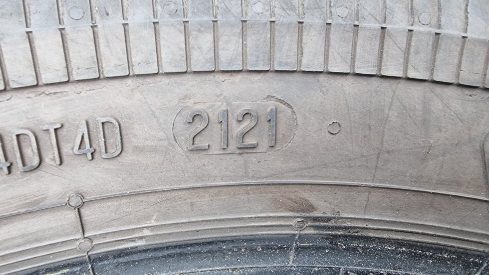 Letní pneu 235/65/16c Continental - 9