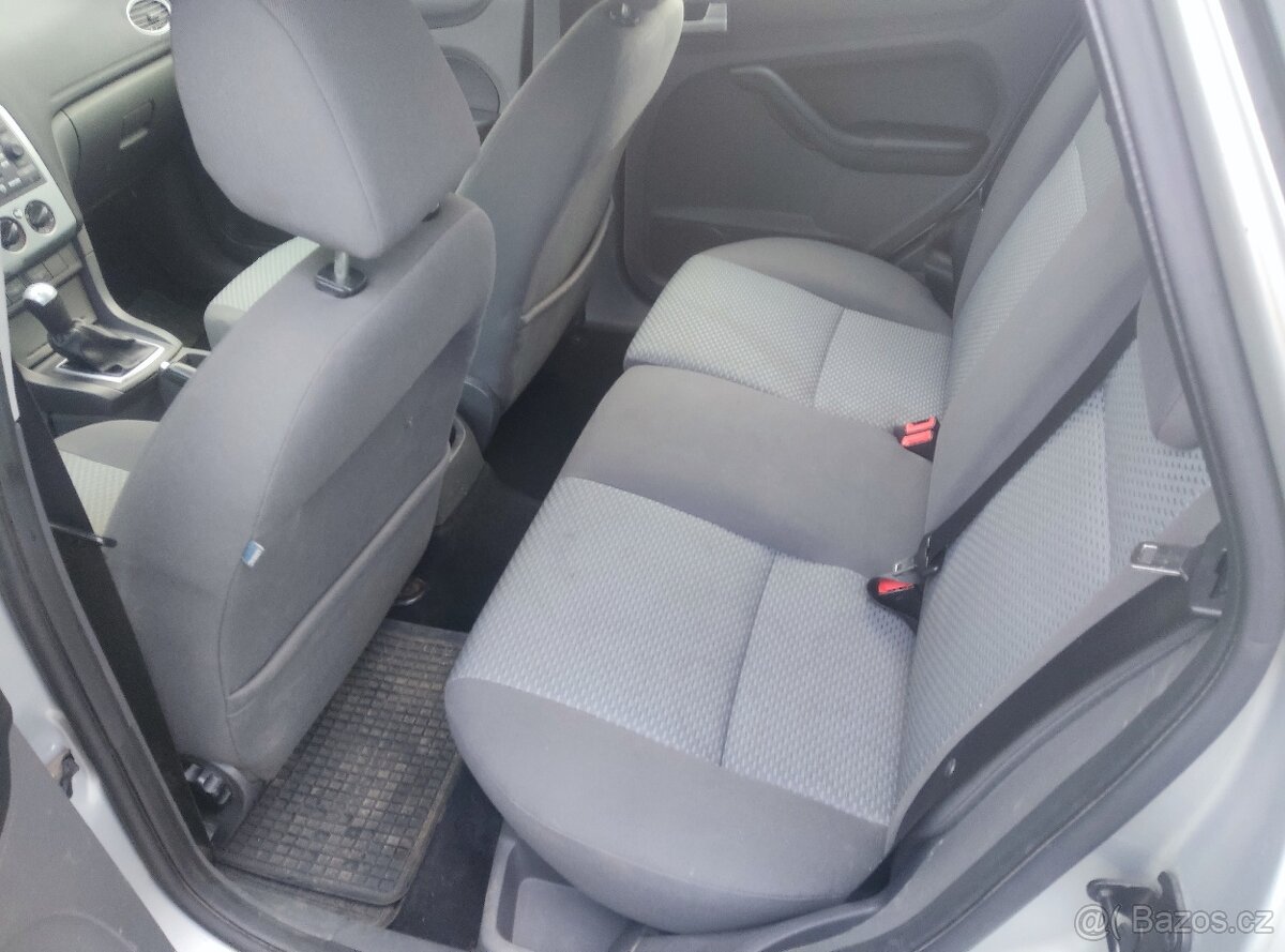 Ford Focus kombi 1,8 benzín , tažné - 9