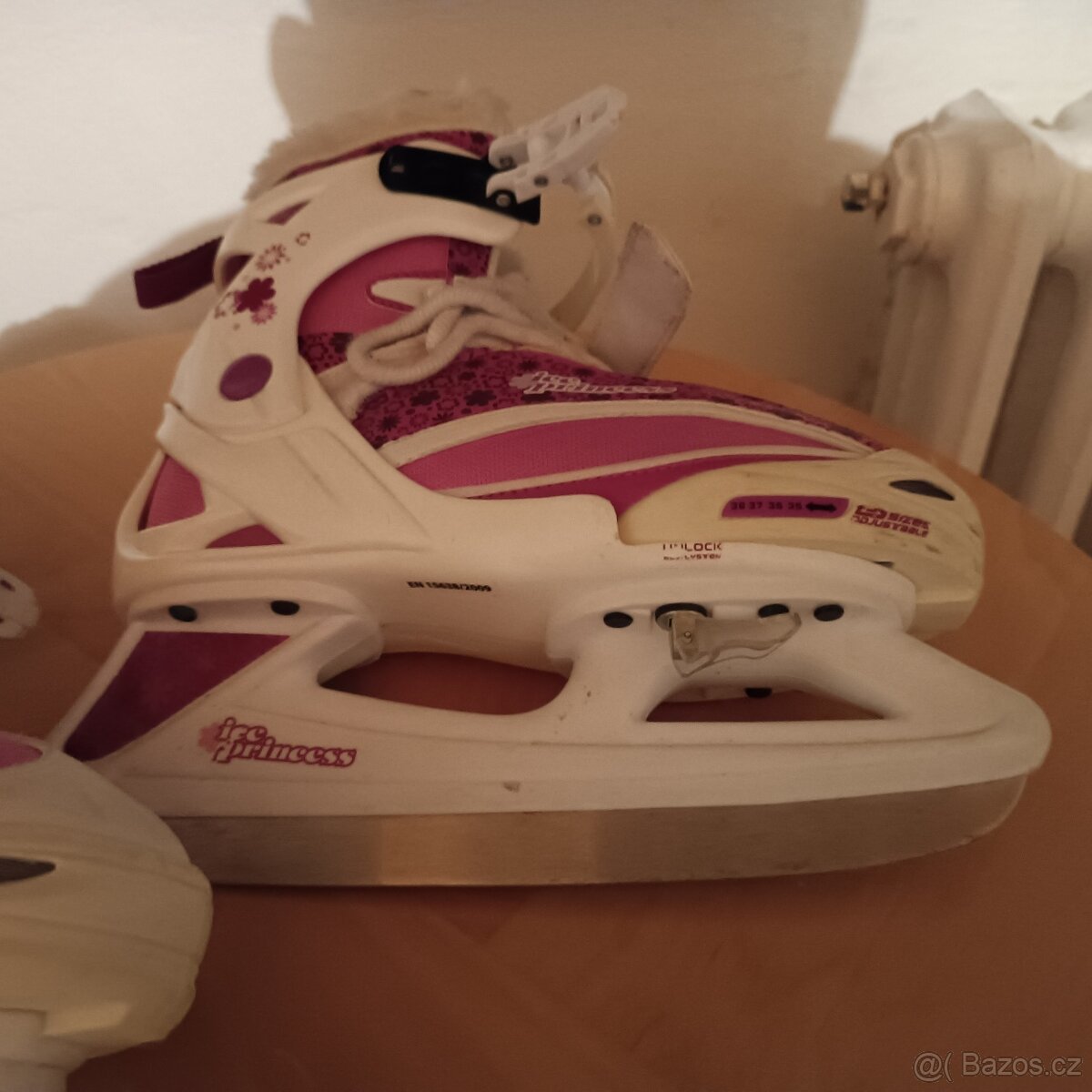 Prodám nevyužité dívčí brusle vel.35-38 - 9