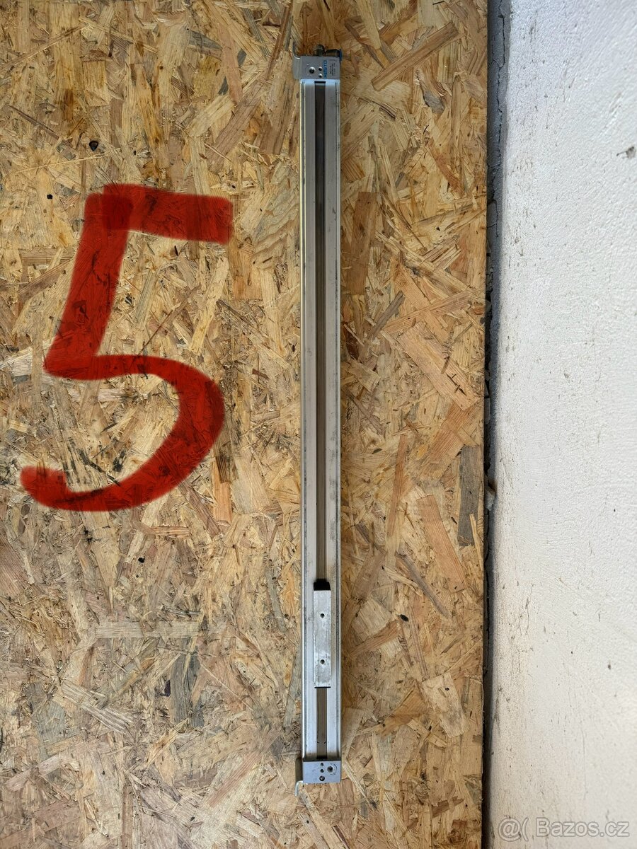 Lineární vedení s pneumatickým posunem - 9