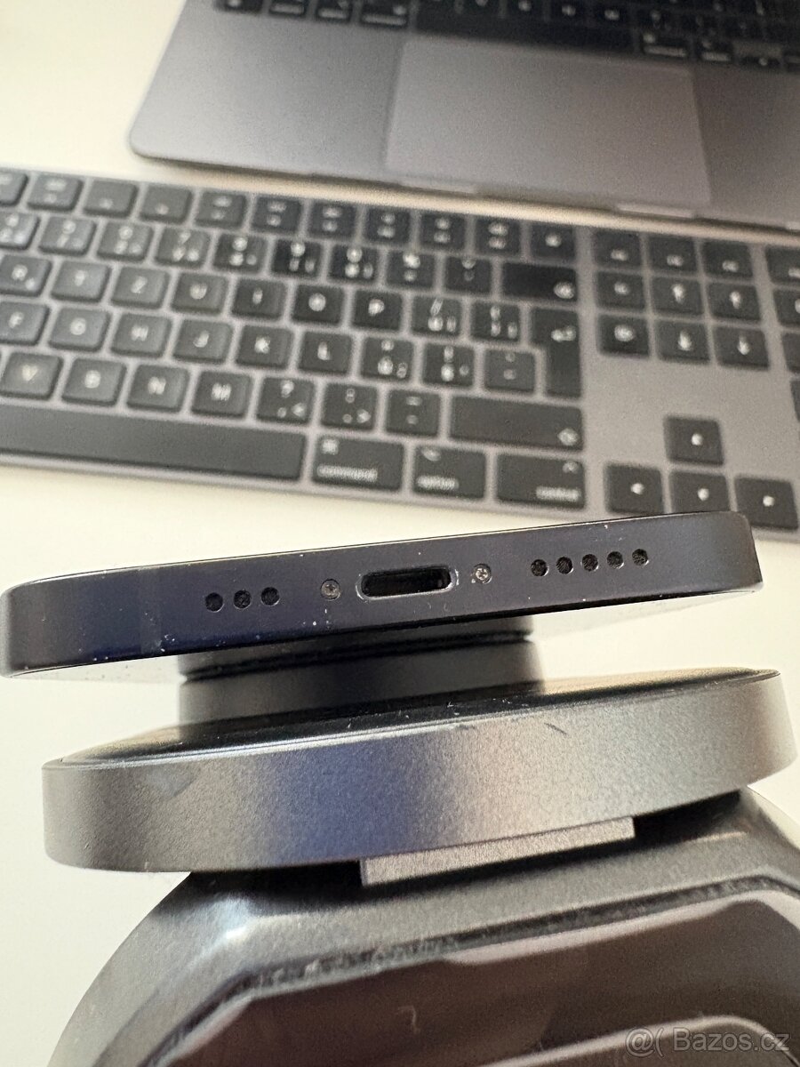 iPhone 12 128GB černý - 9
