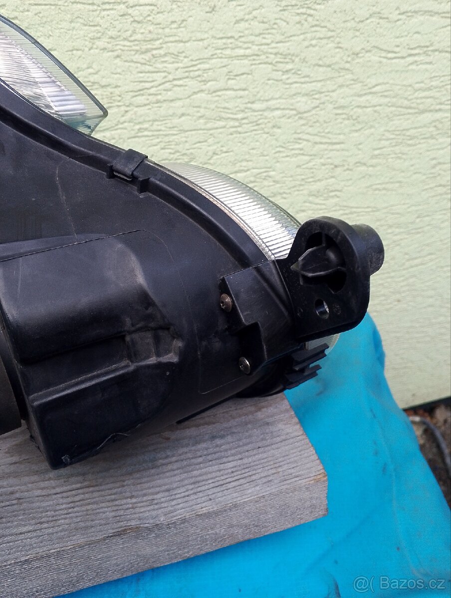 Levý xenonový světlomet Škoda Yeti - 9
