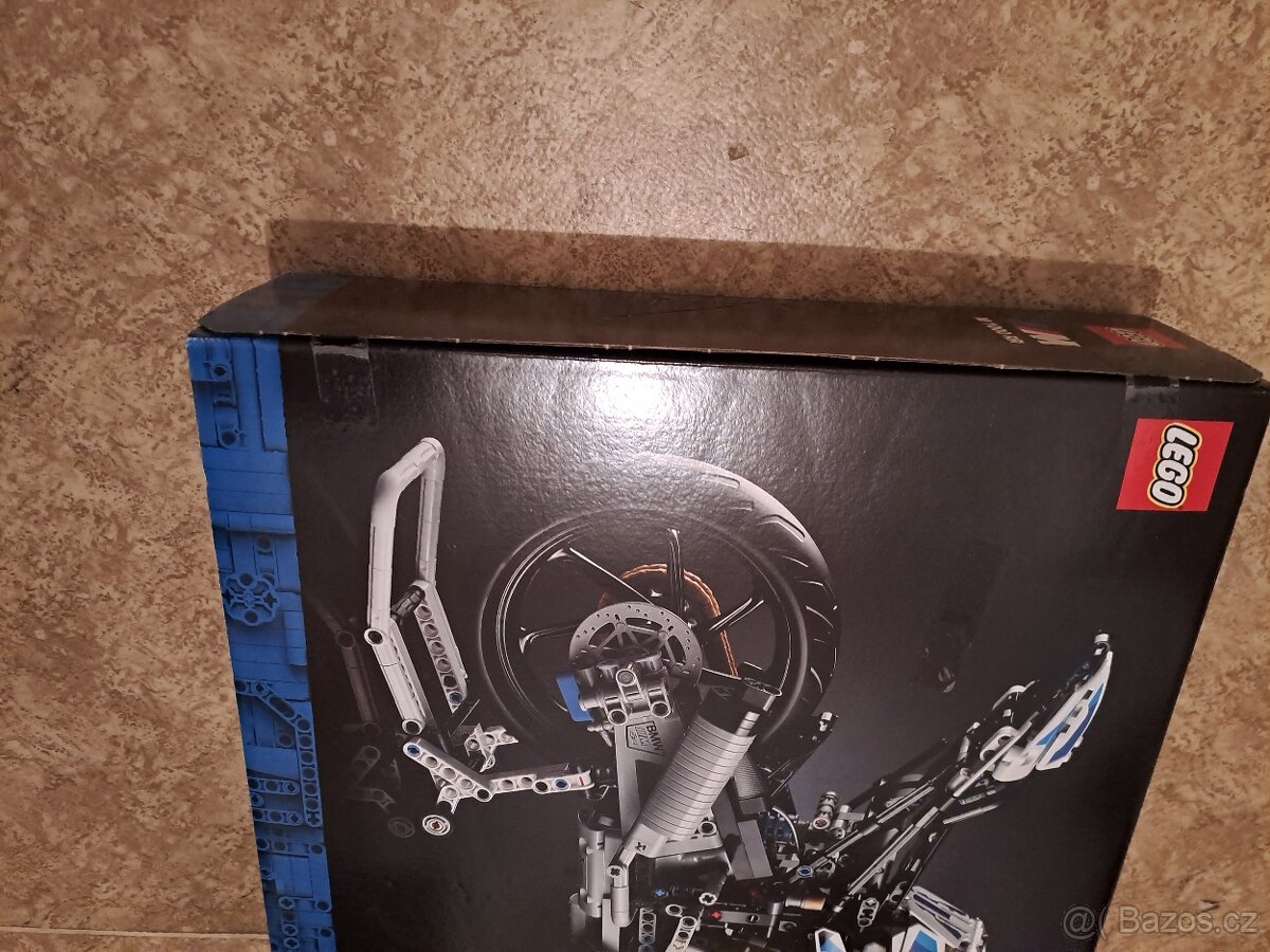 LEGO Technic 42130 BMW M 1000 RR - 9