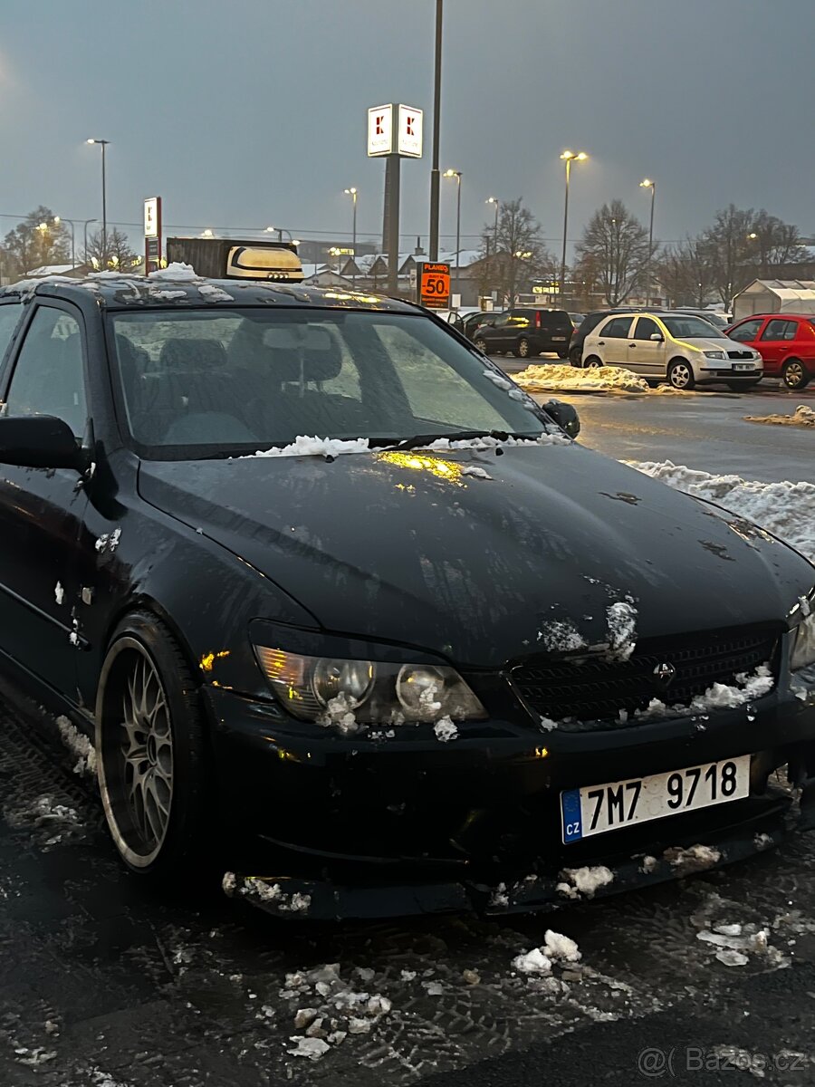 Lexus IS200 RHD - 9