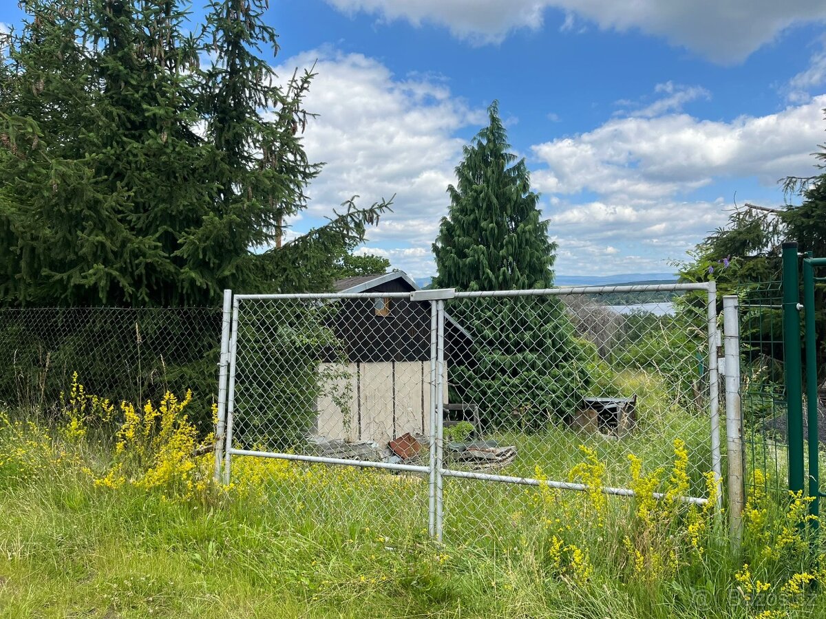 Chata se zahradou v Polákách - 9