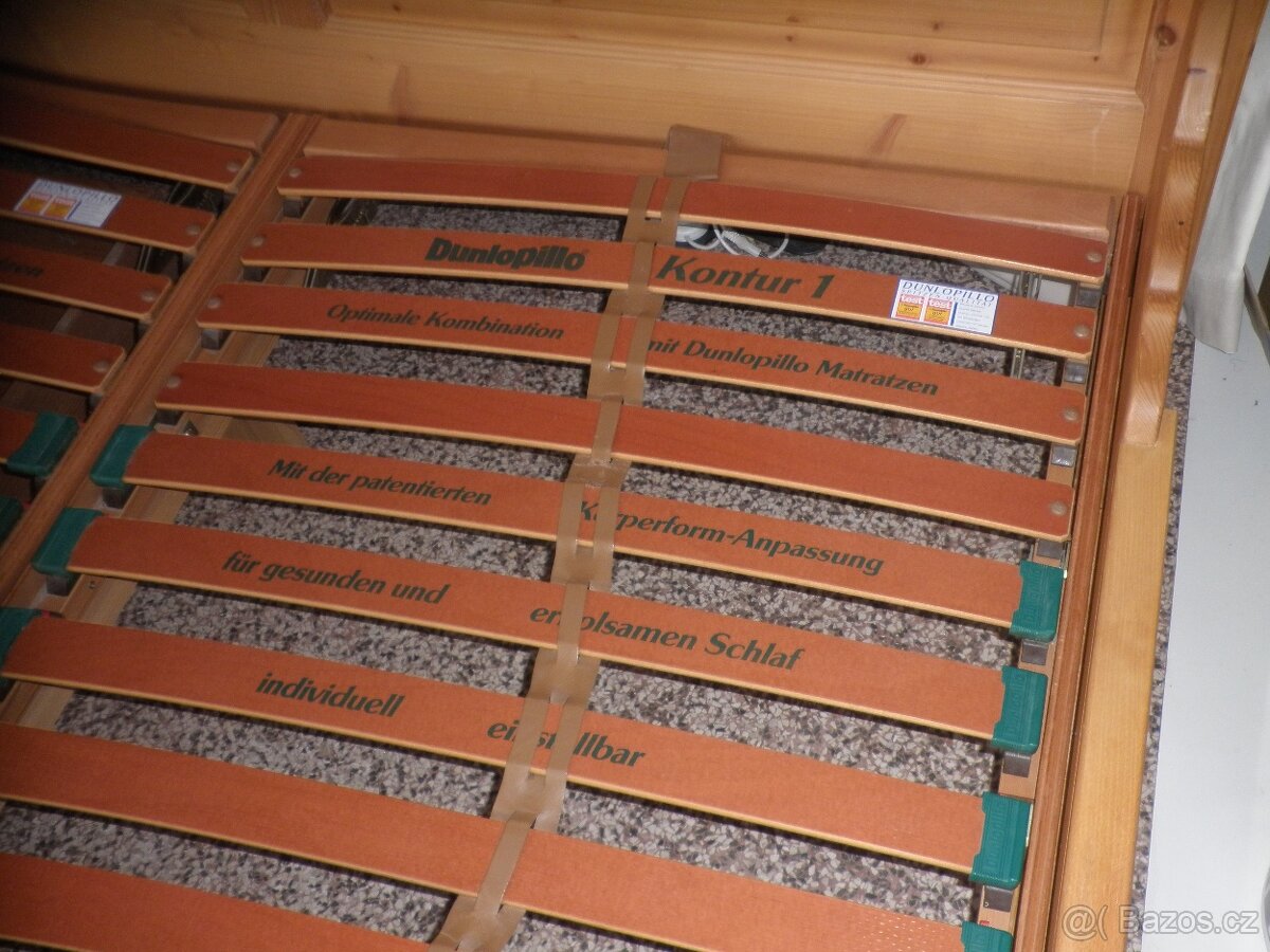 Dřevěná manželská postel s rošty - 9