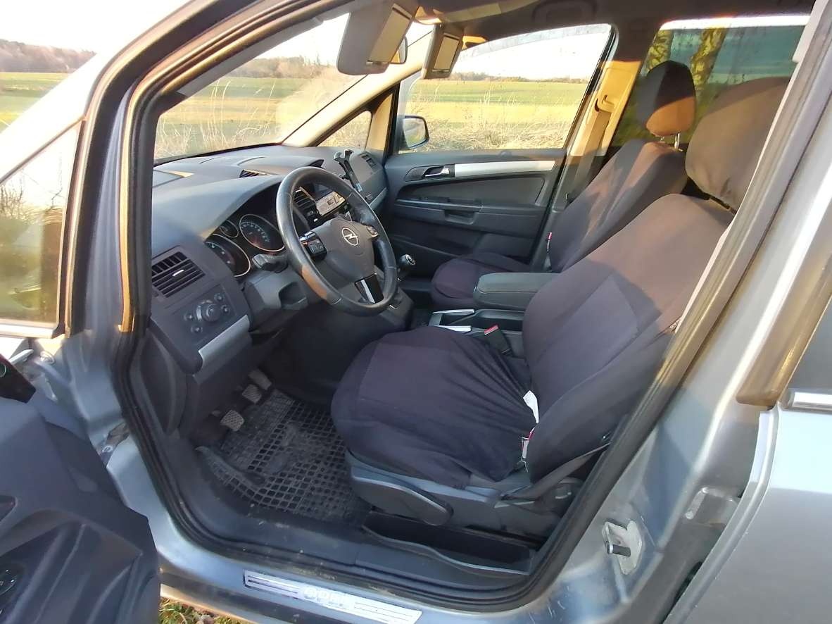 Opel Zafira, 1.7 CDTI, 7 míst - 9