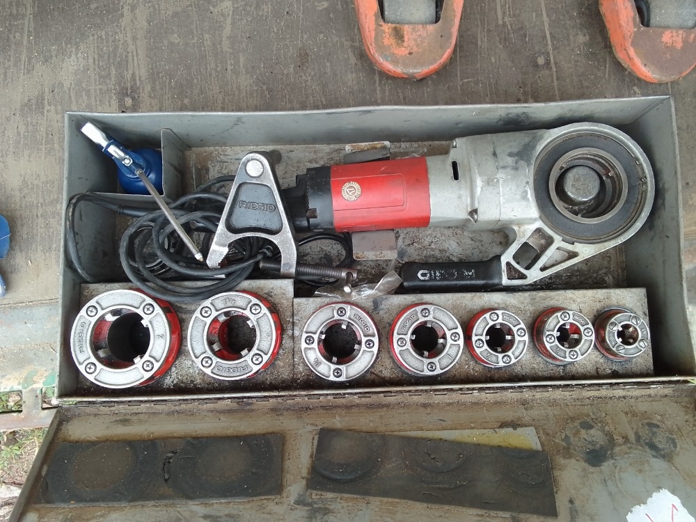 Ruční elektrický závitořez RIDGID 690 - 9