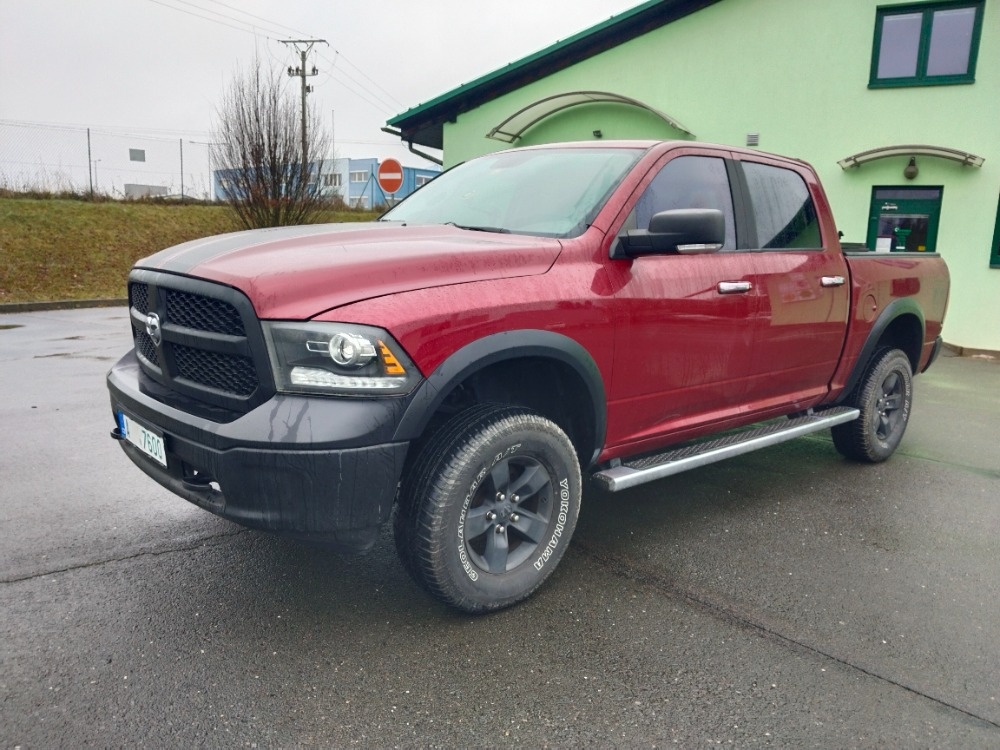 DODGE RAM 1500 5.7 HEMI, rok 2015, 4x4 - 9