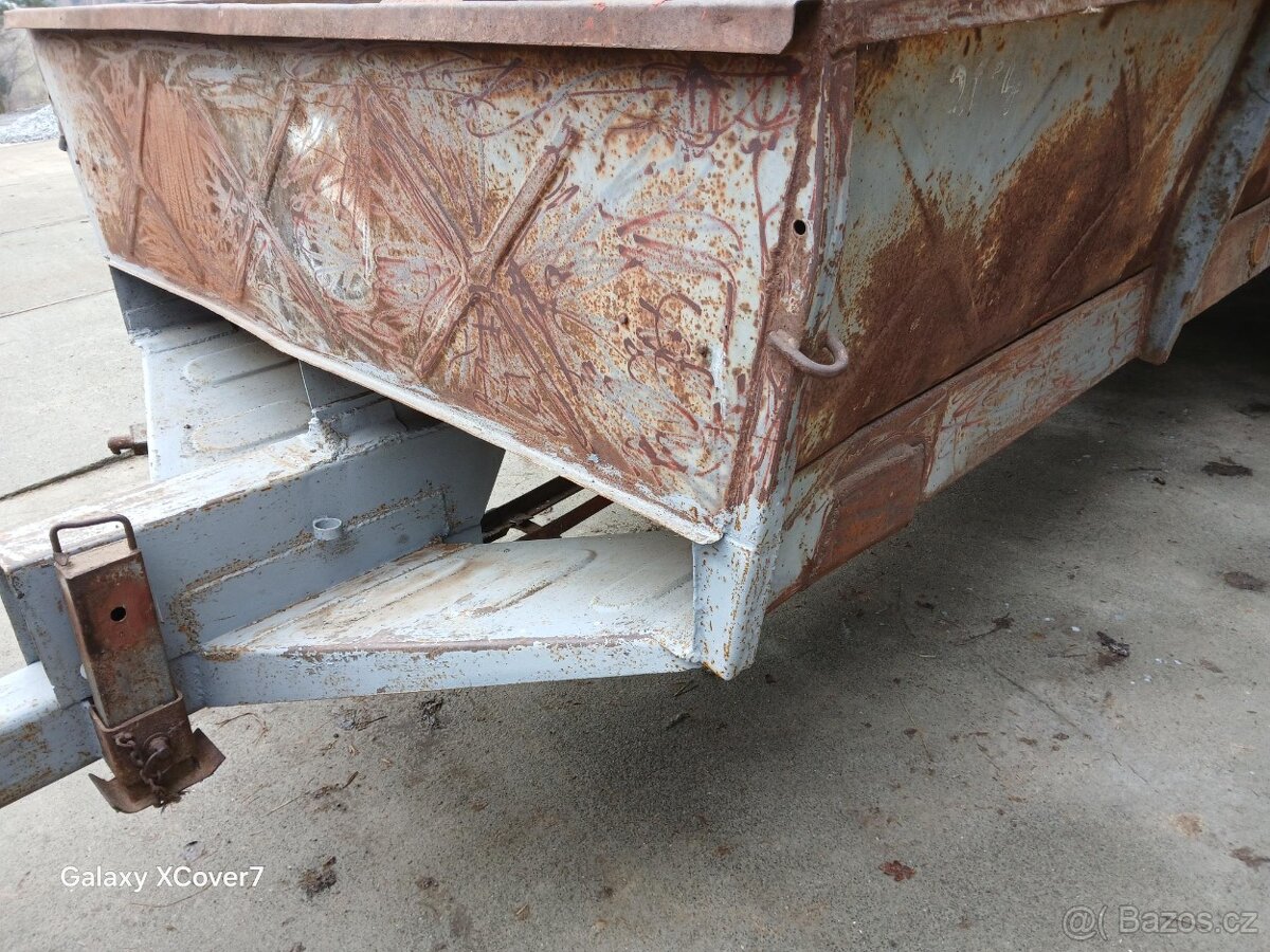 Rozmetadlo hnoje RUR 5 - 9