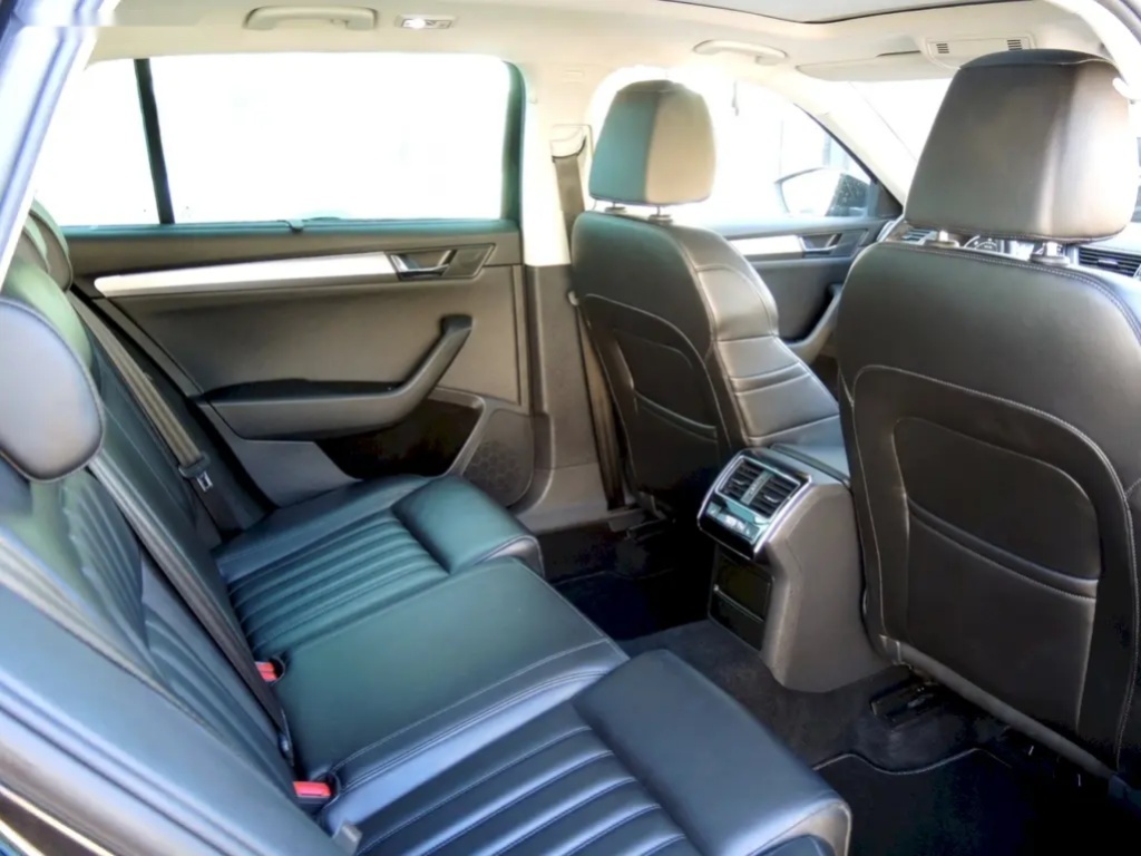 Škoda Superb, combi 1.6TDI 88kW Style - 9