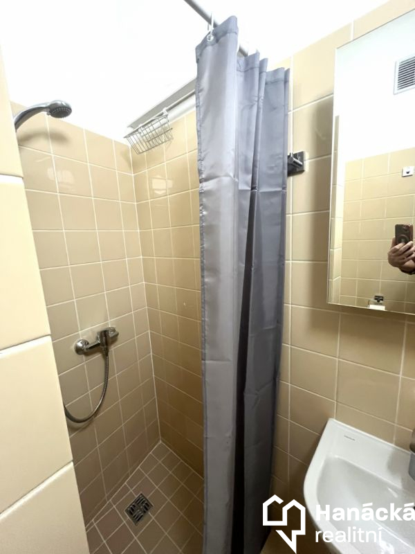 Pronájem velmi pěkného bytu 1+1 v centru Olomouce - 9