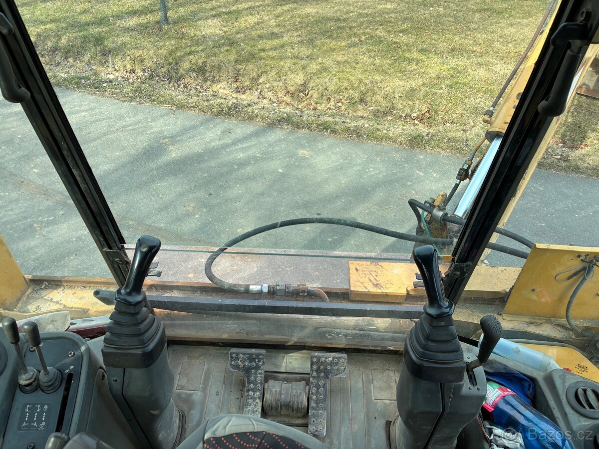 CAT Caterpillar 432 D - 9