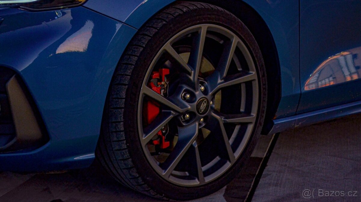 Ford Focus ST 2.3 - 9