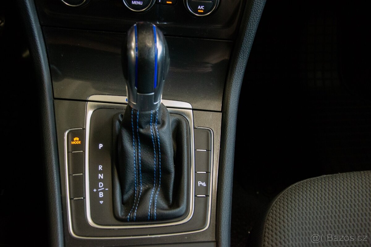 Volkswagen e-Golf - 9