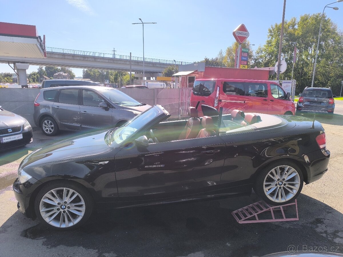BMW 118i E88 2.0i 105kW Cabrio,ALU 18",TempKůže,TOP - 9