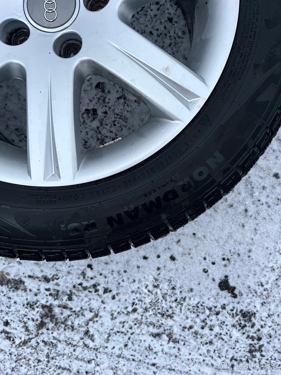 Zimní sada kol 16" originál Audi A6 + 205/60 R16 Nokian 8mm - 9