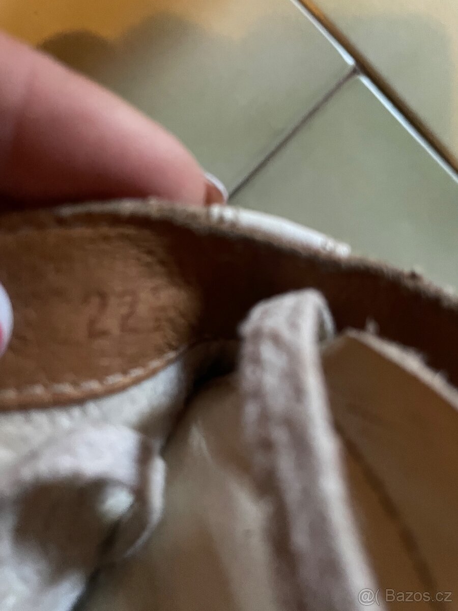 Dívčí lední brusle 22,5 - 9