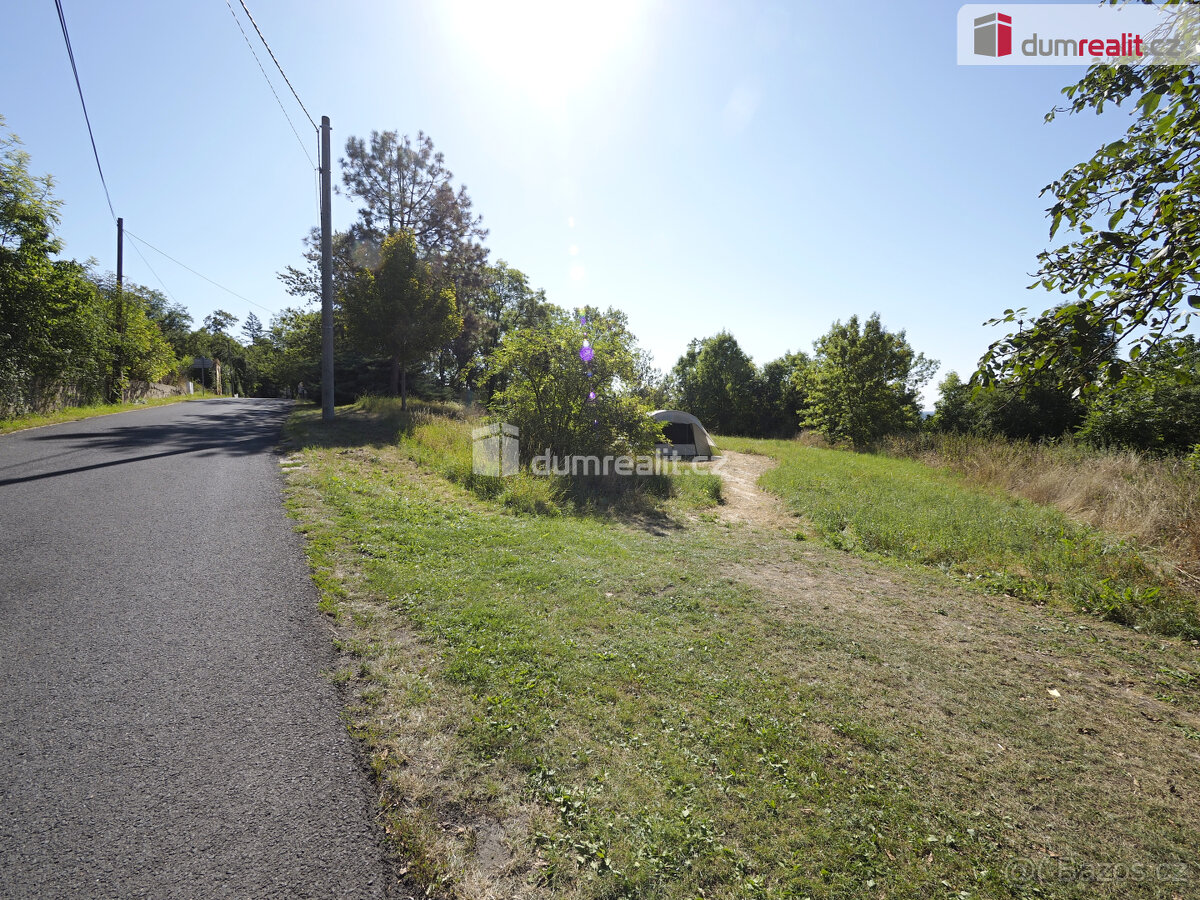 Prodej pozemku v Encovanech - 9