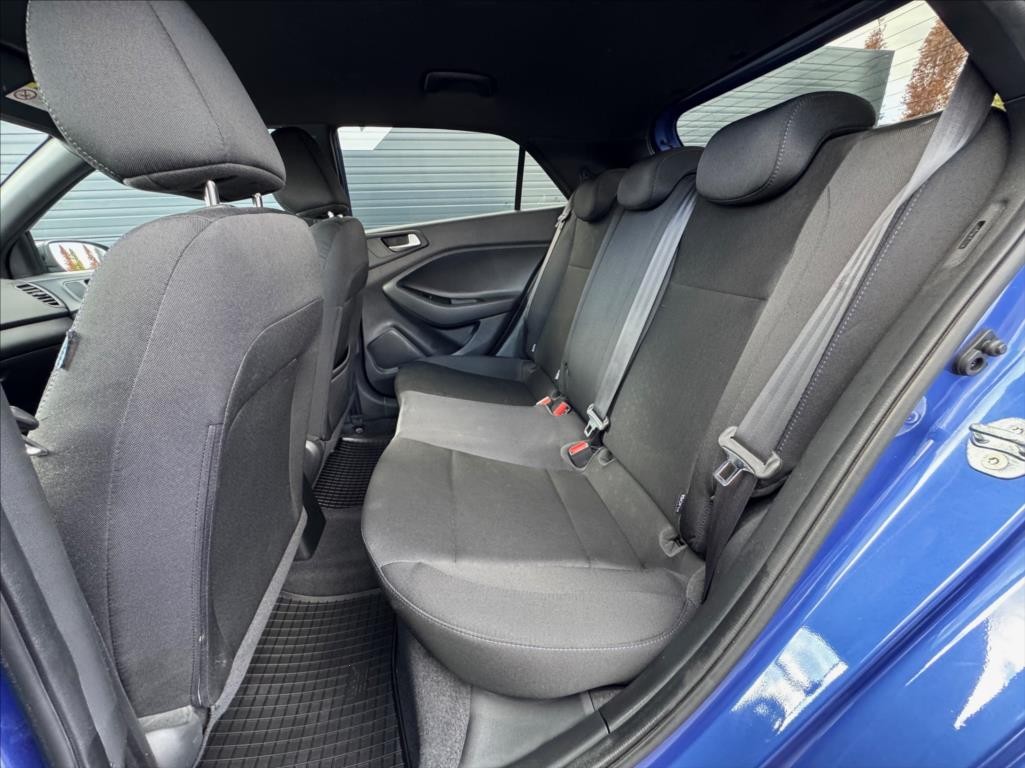 Hyundai i20 1,3 (2020) - 9
