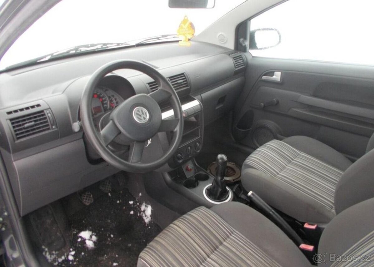 Volkswagen Fox 1,2 NOVÁ STK benzín manuál 40 kw - 9